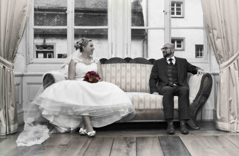 Hochzeitsfotografen fotografieren Euch bei Eurer Hochzeit in besonderen Locations in Iserlohn, Dortmund, Hagen, Schwerte, Unna oder an einem Ort Eurer Wahl